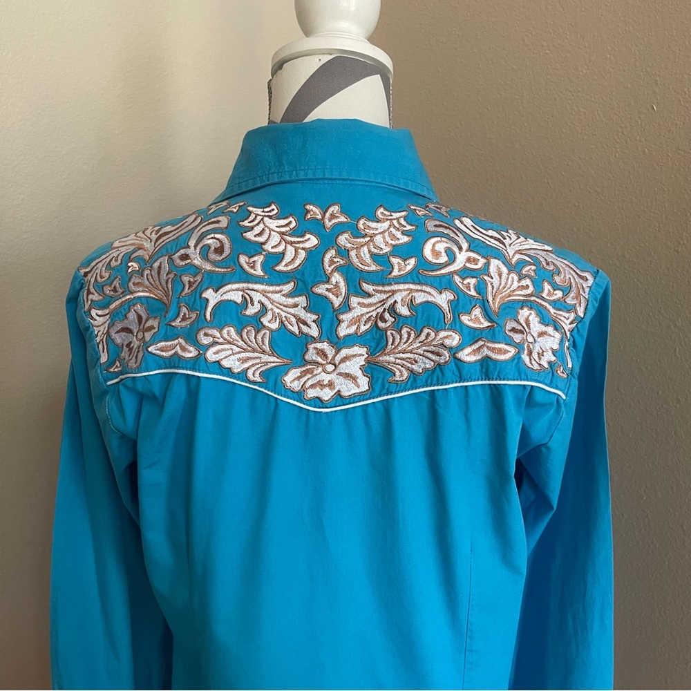 Women's Blue Embroidered Pearl Snap Long Sleeve Western Shirt - Size: Medium - Picture 4 of 9